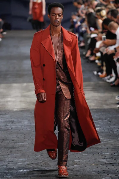Look 19